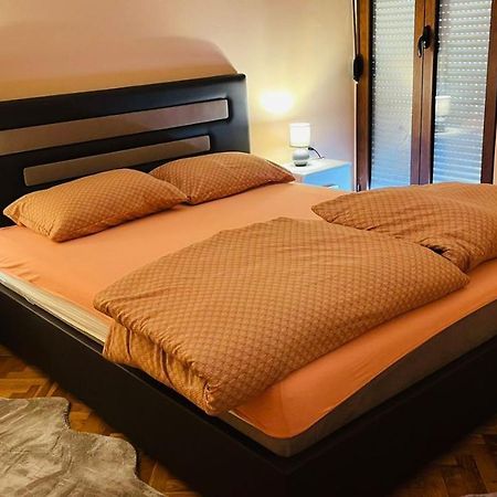 Majdini Clock Tower Apartman Podgorica Eksteriør billede