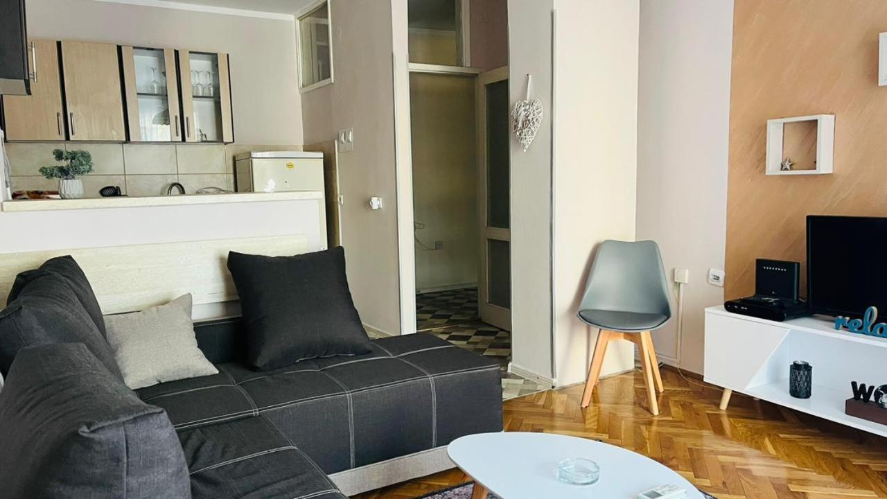 Majdini Clock Tower Apartman Podgorica Eksteriør billede