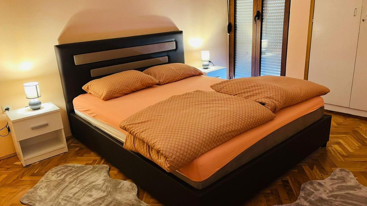 Majdini Clock Tower Apartman Podgorica Eksteriør billede