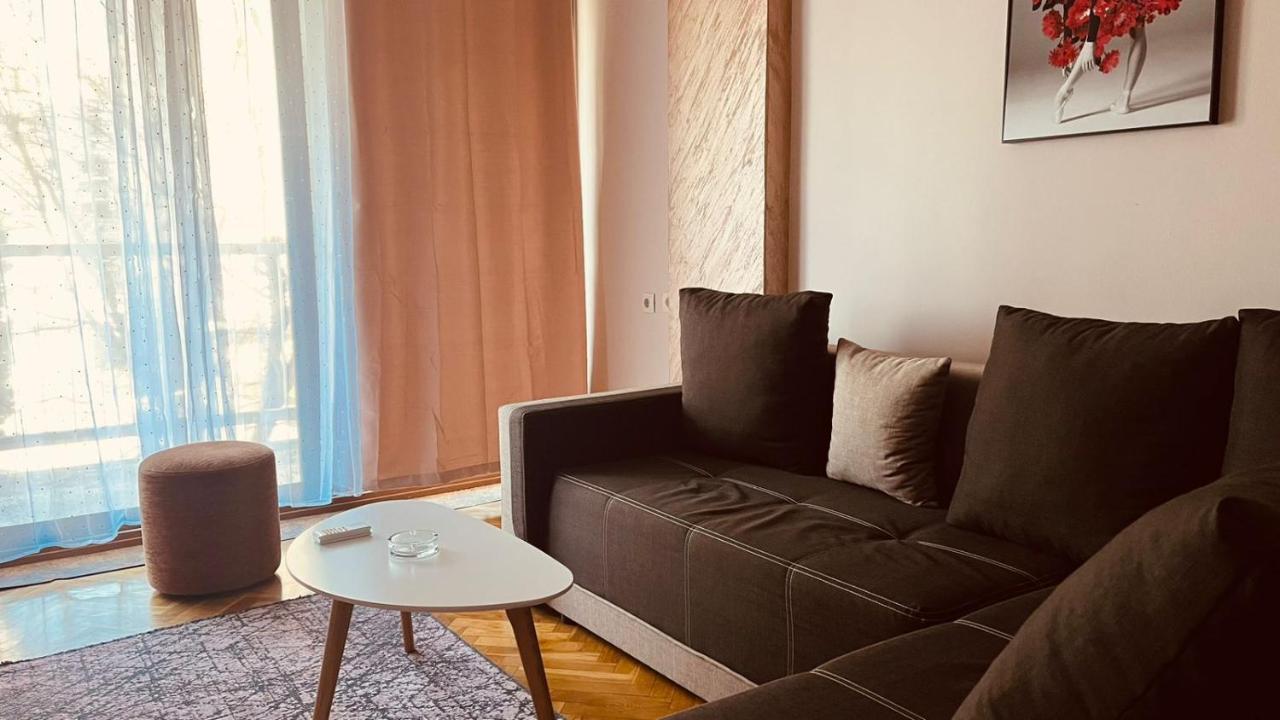 Majdini Clock Tower Apartman Podgorica Eksteriør billede