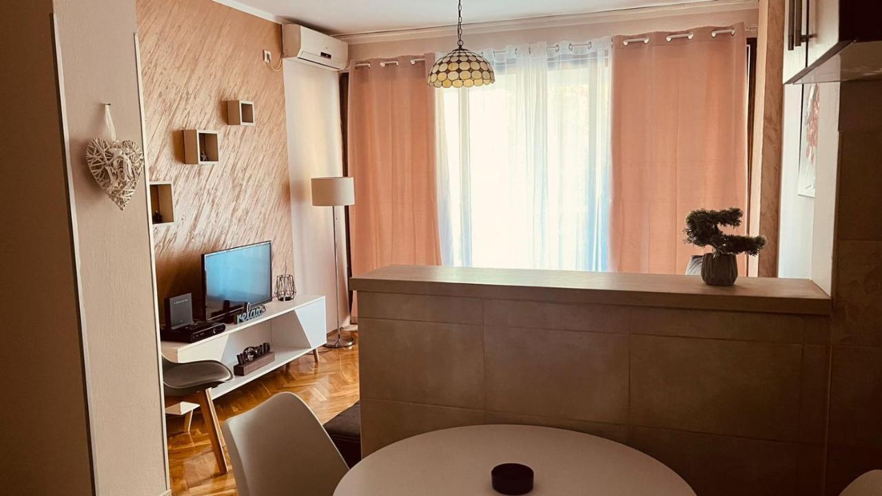 Majdini Clock Tower Apartman Podgorica Eksteriør billede