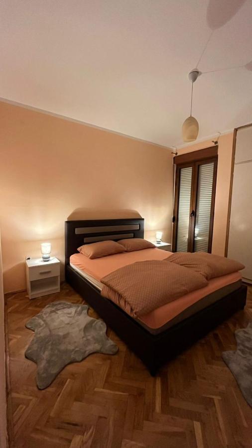 Majdini Clock Tower Apartman Podgorica Eksteriør billede
